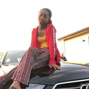 Meet your Posher, Nyla